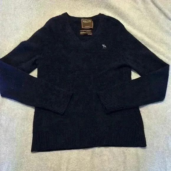 Abercrombie & Fitch Other - Abercrombie & Fitch  Ezra Fitch 100% Cashmere Sweater Mens M Dark Blue